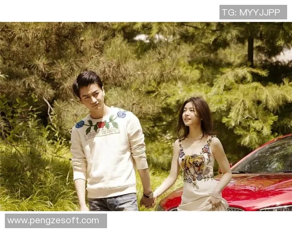 中国网红与足球明星亲密合影引发热议网友纷纷点赞分享不容错过的精彩瞬间